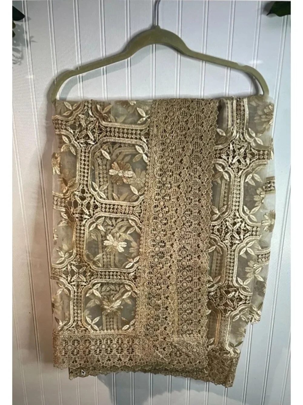 Elegant Beige Embroidered Floral Lace Tablecloth 54X72 With Crochet Detailing
